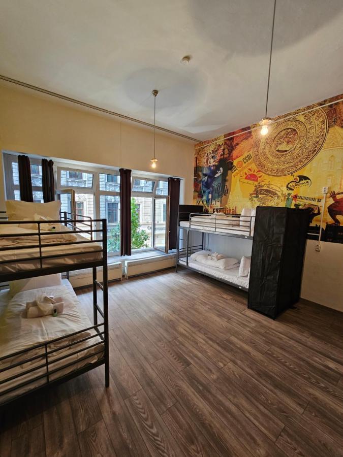 Central Beds Budapest Exterior photo